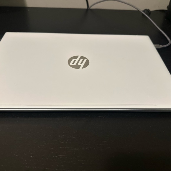HP Pavilion laptop - Picture 3 of 4
